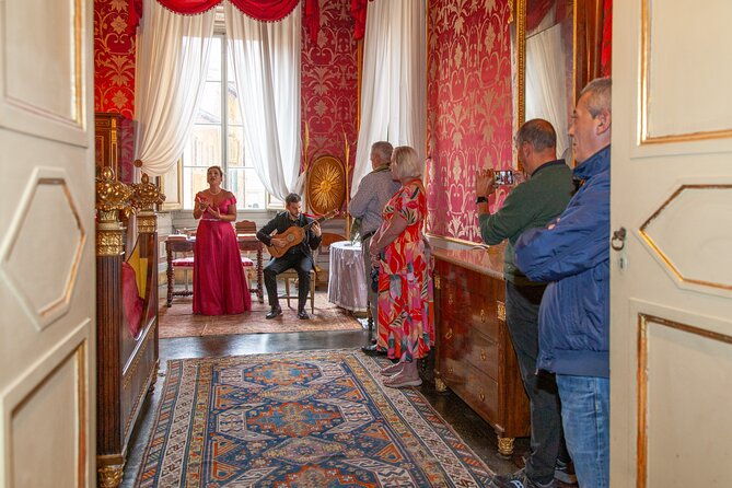 siena-intimate-opera-concert-tour-in-piazza-del-campo