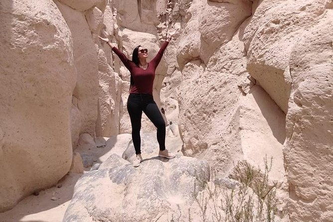 sillar-route-in-arequipa-and-viewpoint-of-the-volcanoes
