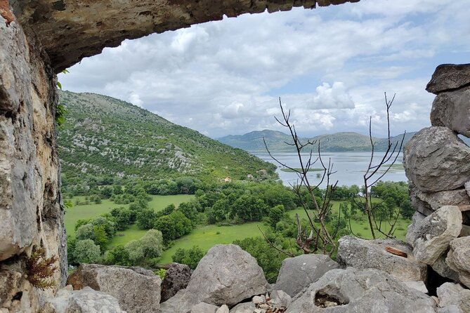 skadar-lake-on-kayaks-experience-with-spectacular-views