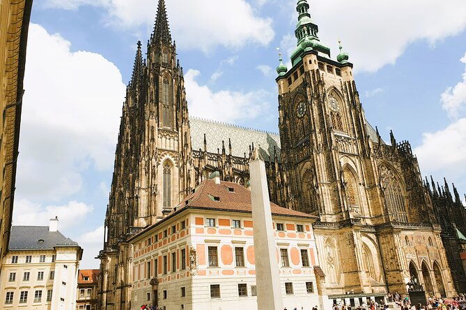 skip-the-line-prague-castle-ticket-and-introductory-overview-2