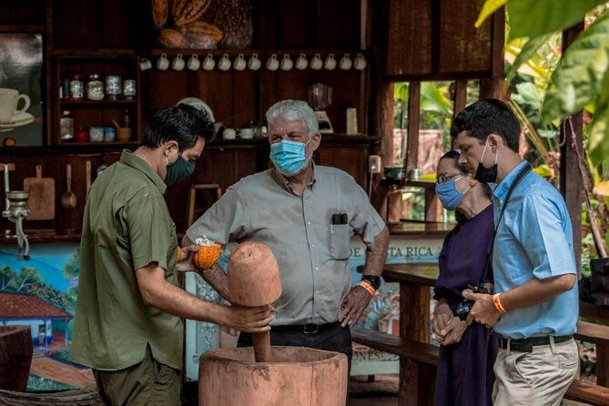 sloths-observation-and-coffee-chocolate-sugarcane-experience