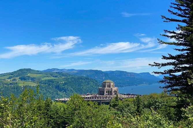 small-group-columbia-river-gorge-waterfalls-and-mt-hood-day-tour-from-portland