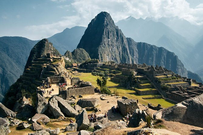 small-group-tour-guide-service-in-machu-picchu-from-cusco