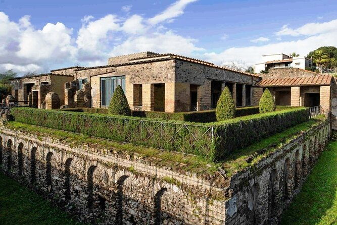 small-group-tour-in-pompeii-with-a-real-archeologist-ticket-included