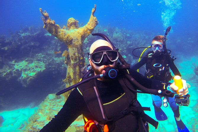 small-guided-shallow-2-tank-dive-experience-in-key-largo-all-gear-included