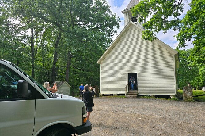 smoky-mtn-cades-cove-rr-logging-museum-foothills-pky-spring-tour