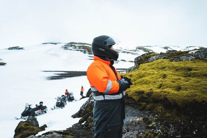 snowmobiling-on-eyjafjallajokull-2
