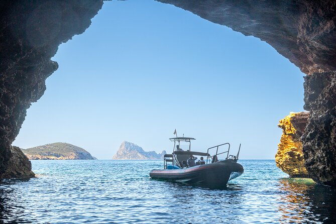 speedboat-tour-to-es-vedra-atlantis-ibiza