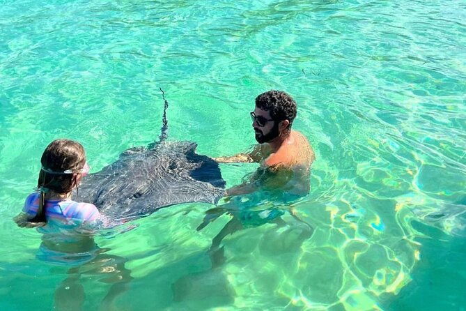 stingray-city-and-snorkeling-private-charter