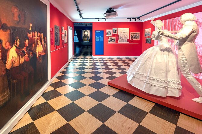 strauss-exhibition-incl-led-concert-show-coffee-strauss-cake