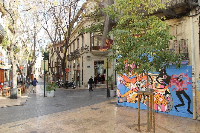 street-art-private-guided-tour-on-bike-e-bike-e-step-or-segway-2