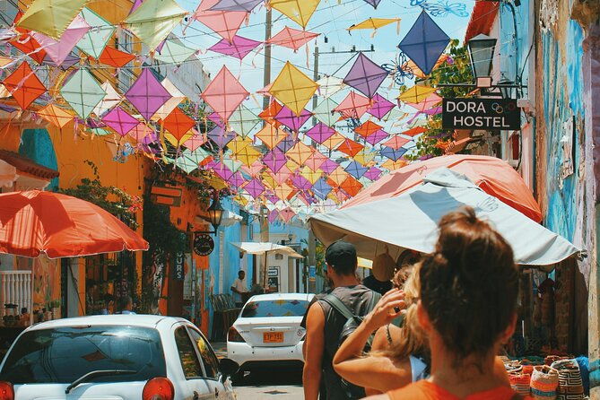 street-food-crawl-in-cartagena-colombia