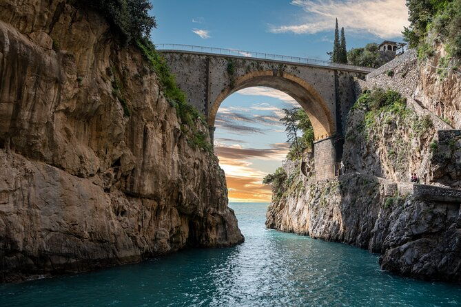 sunset-boat-tour-of-the-amalfi-coast