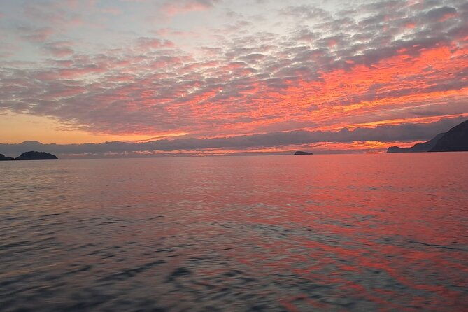 sunset-cruise-dinner-stop-depart-from-any-amalfi-coast-town-2