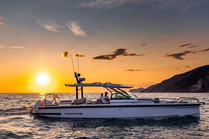 sunset-cruise-on-luxury-speed-boat