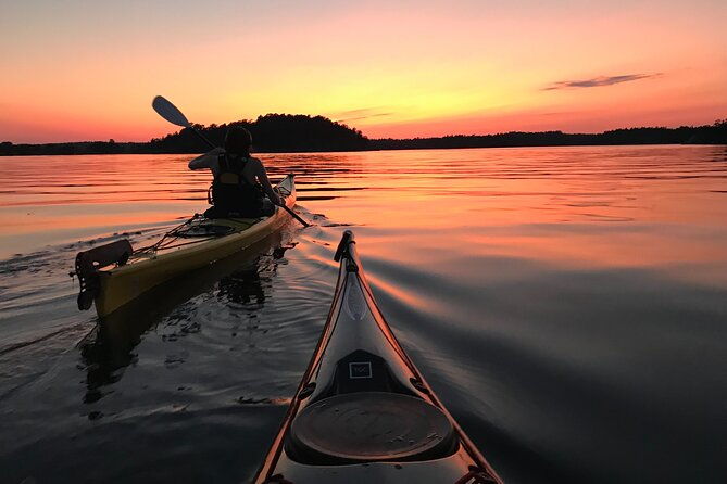 sunset-kayaking-in-stockholm-archipelago-exclusive-small-group