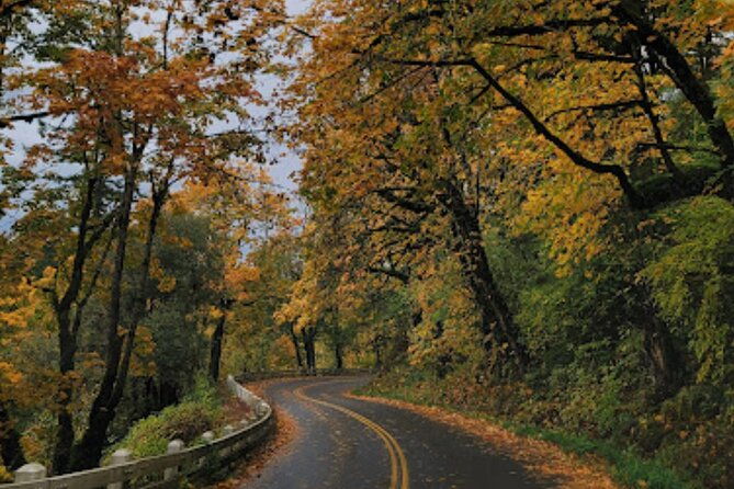 sunset-tour-of-multnomah-falls-plus-vista-house-and-other-falls