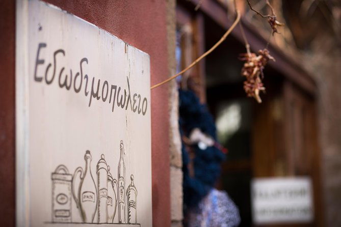 taste-the-best-monemvasia-has-to-offer-wine-liquors-olive-oil-bee-honey-2