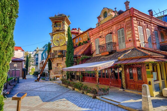 tbilisi-city-tour-with-street-photography