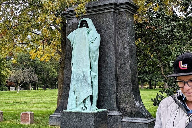the-deep-pockets-of-graceland-cemetery-walking-tour
