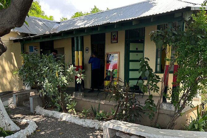 the-essential-bob-marley-tour-visit-his-home-and-more