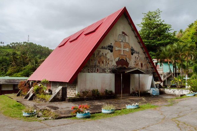 the-kalinago-barana-aute-carib-model-villagew-emerald-pool