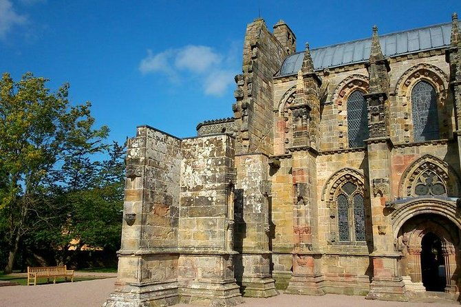 the-royal-military-tattoo-edinburgh-city-tour-rosslyn-chapel-and-dinner