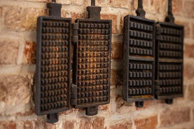 the-waffles-n-coffee-breakfast-in-bruges-centre