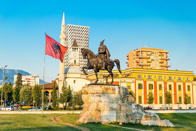 tirana-bike-tour-history-culture-and-visit-to-artificial-lake-2