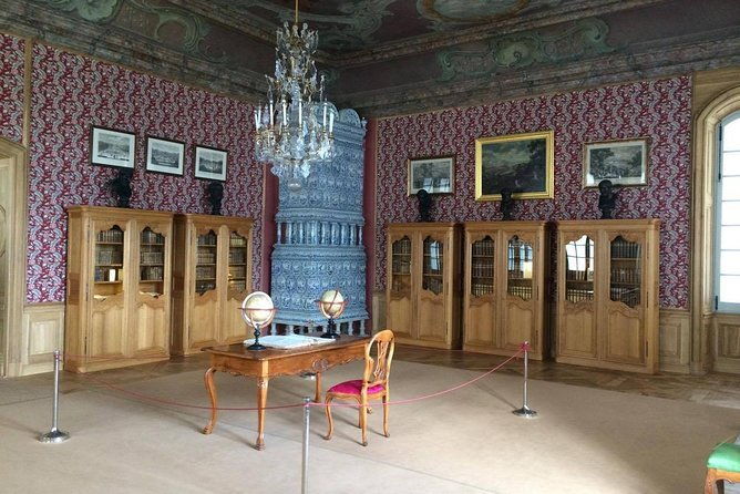 tour-from-riga-to-vilnius-bauska-castle-rundale-palace-and-the-hill-of-crosses