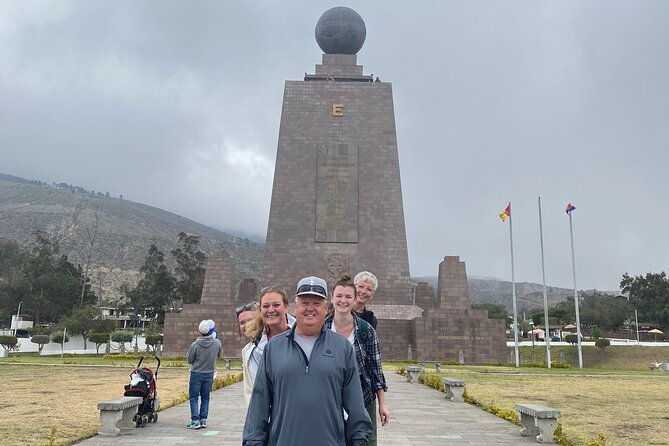 tour-in-quito-middle-of-the-world-cable-car-panecillo