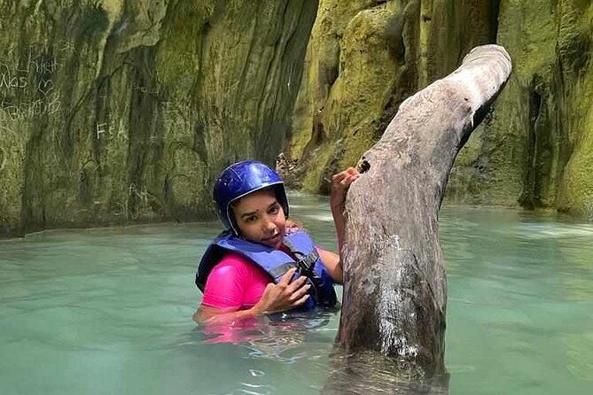 tour-to-7waterfalls-in-damajagua-with-zip-line-and-lunch-included