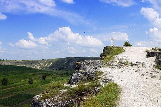 tour-to-old-orhei-cave-monastery-cricova-cellar-tour-tasting-2