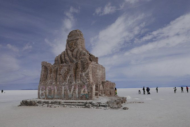 uyuni-salt-flats-day-trip-english-guide