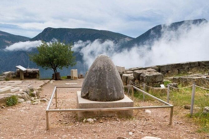 visit-delphi-the-famous-oracle-explore-the-mysteries-of-the-ancient-world