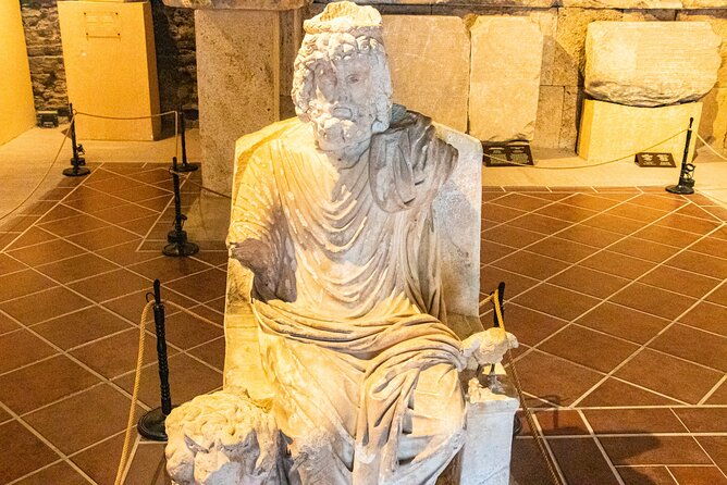 visiting-the-ancient-city-hierapolis-pamukkale-and-cleopatra-pool-from-marmaris