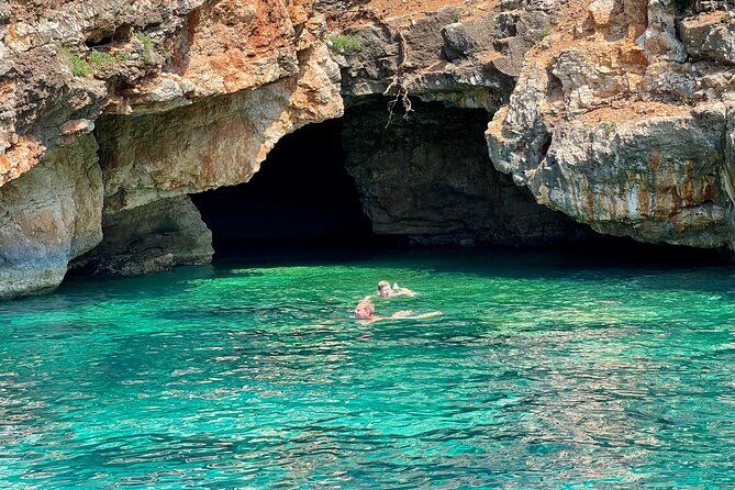 vlore-dafina-bay-and-haxhi-ali-cave-private-speedboat-tour
