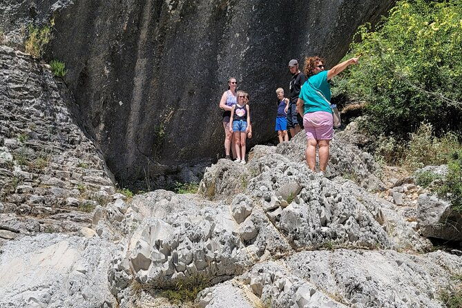vlores-outdoor-amantia-archeological-park-brataj-bridge