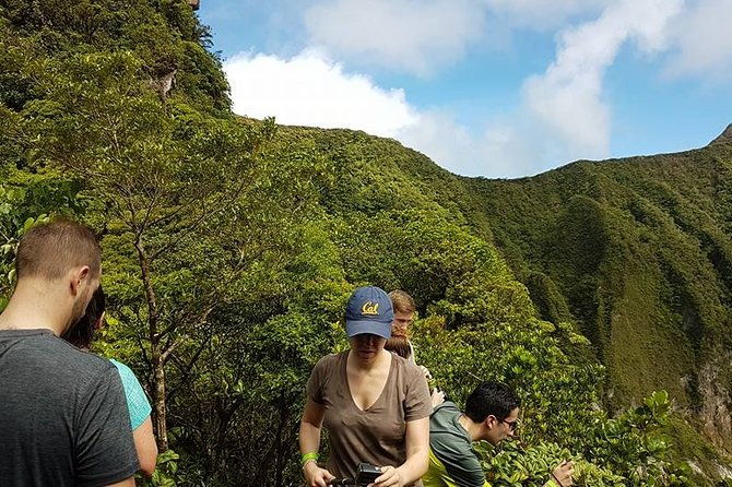 volcano-crater-hiking-tour-in-st-kitts