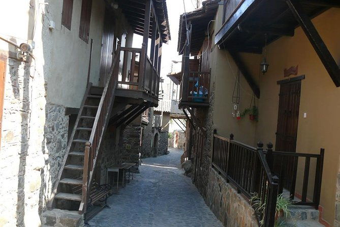 walk-on-artemis-trail-and-in-old-kakopetria