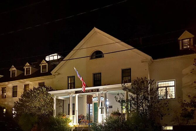 walking-ghost-tour-through-newport-ri