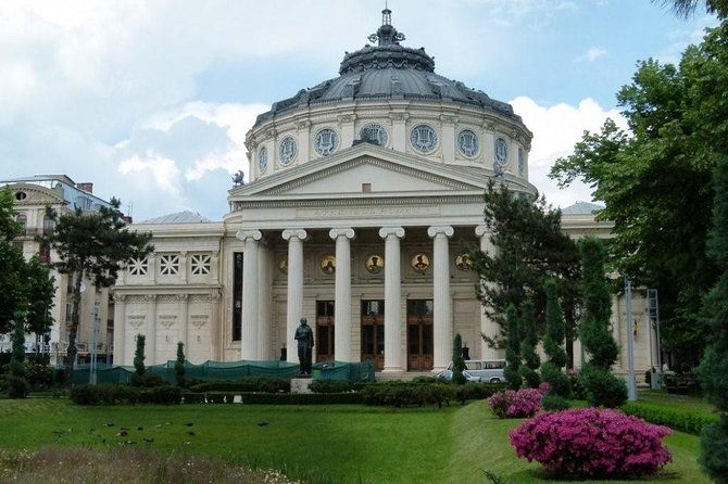 walking-tour-of-bucharest