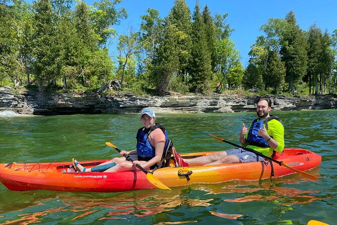 whitefish-dunes-state-park-cave-point-kayak-tour