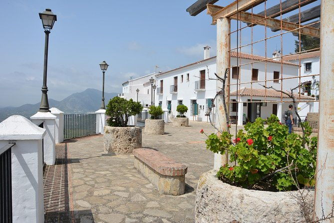 wine-tapas-lake-zahara-by-e-bike-incl-ronda-pickup-full-day
