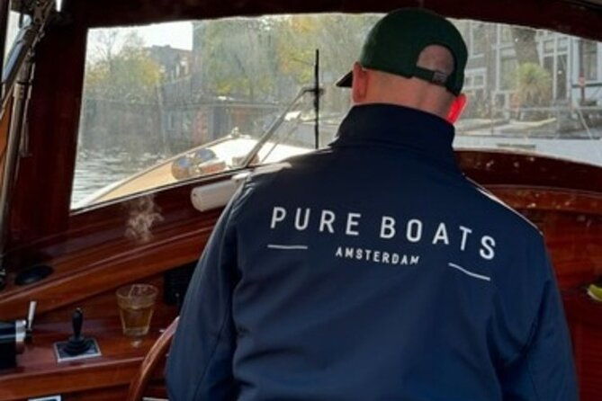 winter-canal-cruise-in-amsterdam