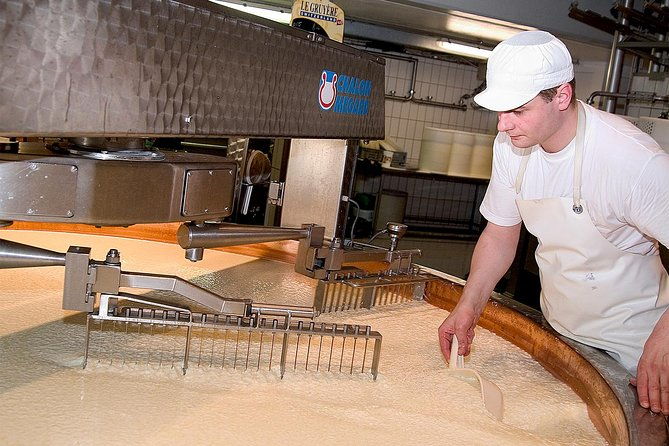 winter-gruyeres-chocolate-cheese-tour-from-lausanne-2