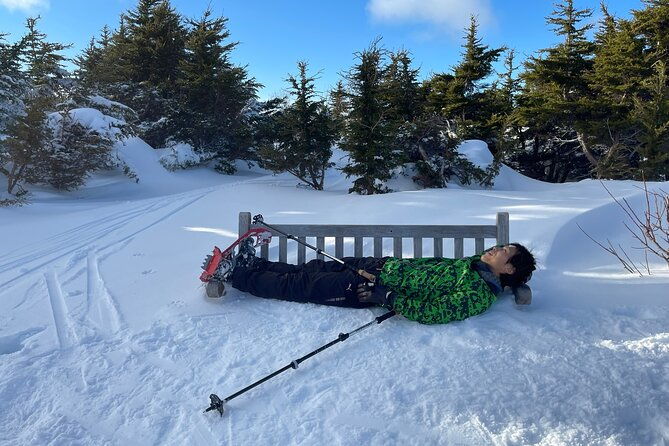 winter-snowshoeing-adventure