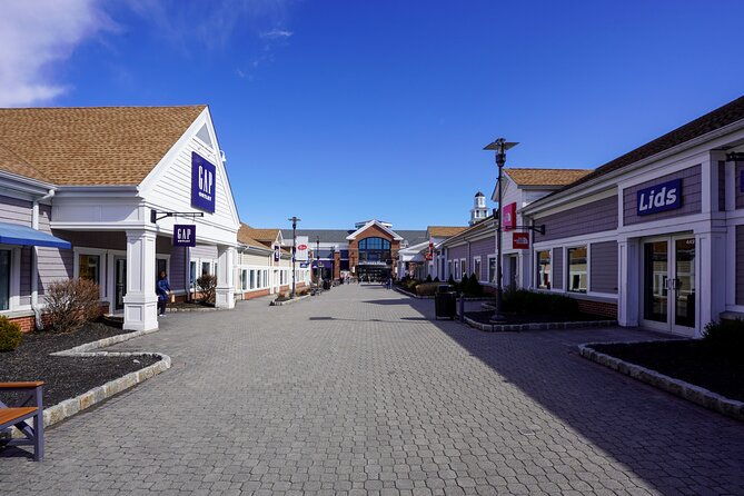 woodbury-common-premium-outlets-shopping-tour-from-midtown