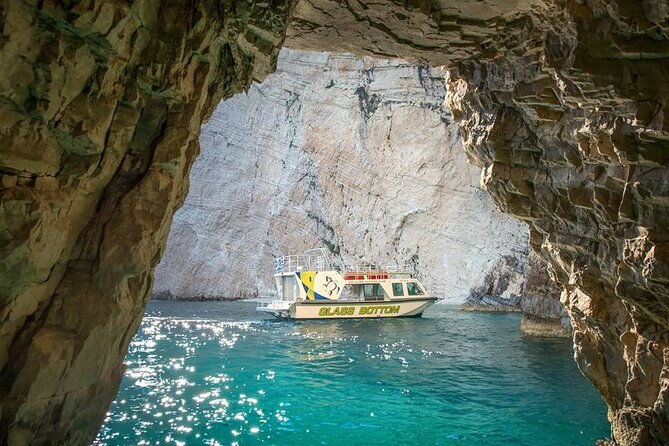zakynthos-glass-bottom-turtle-boat-tour-to-keri-caves-islands