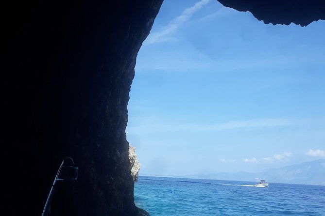 zakynthos-navagio-view-boatrip-caves-xigia-beach-exploration